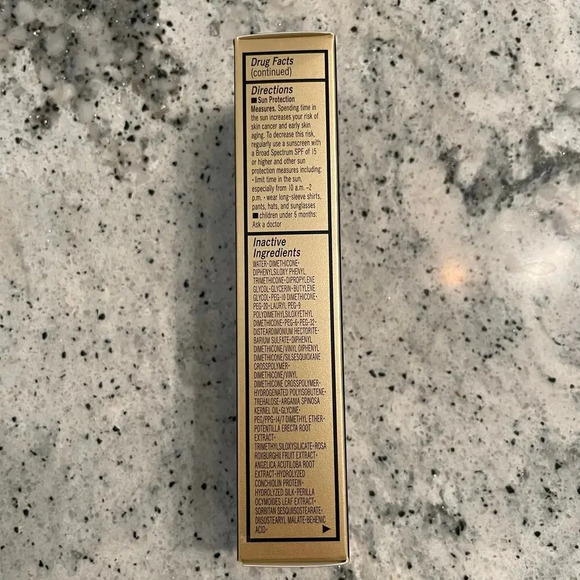 Cle de Peau Beaute Radiant Cream Foundation O80 Deep Ocher 21ml 0.88 oz NEW - Picture 8 of 10